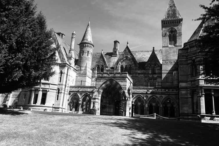 Mysterious Ettington тлж Miss Sylvia Sceptre